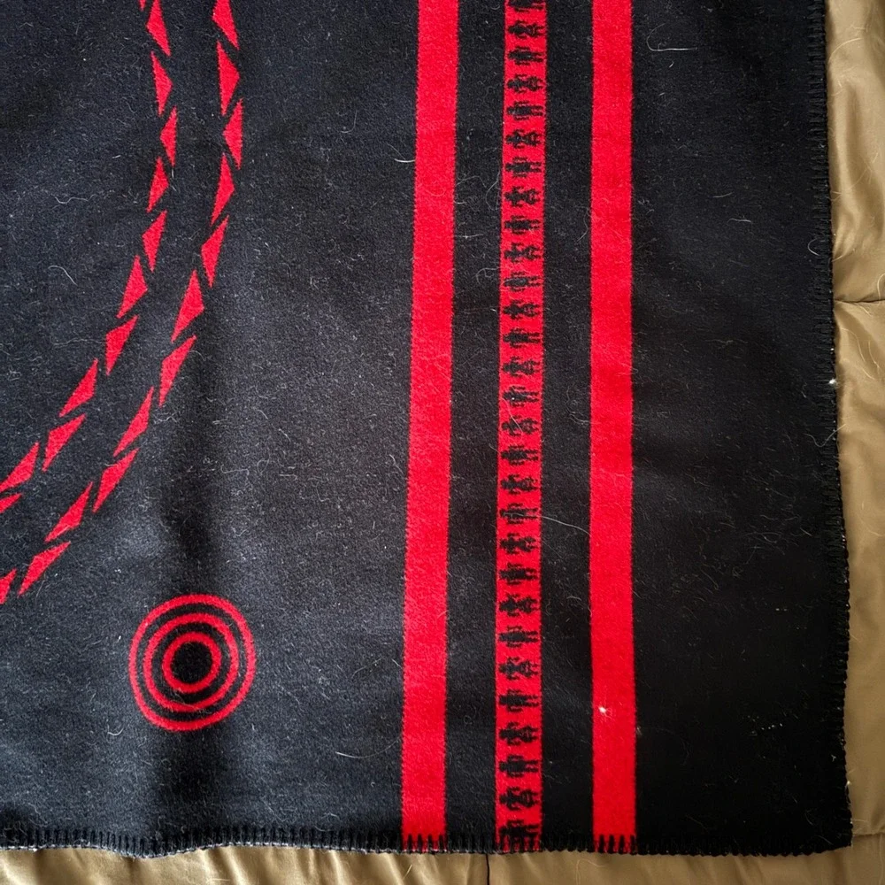 Pendleton Ikanum Blanket Confederated Tribes Grand Ronde Wool Red Black USA Made